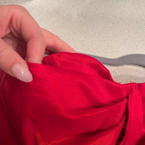 Red gown size L - Picture 3 of 6